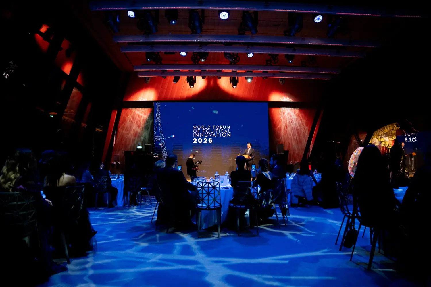 Salón del World Forum of Political Innovation 2025 en París
